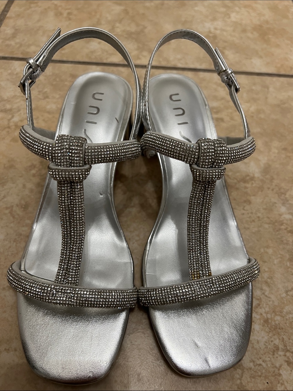 Unisa Women'Silver rhinston  Size 7 Heels T Straps